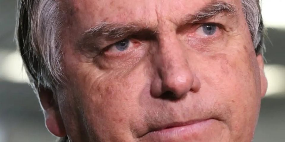 Moraes nega recurso de Bolsonaro contra condenação por trama golpista