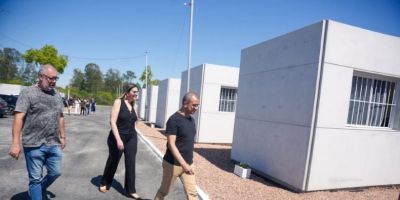 Famílias afetadas pelas enchentes recebem moradias temporárias em Eldorado do Sul