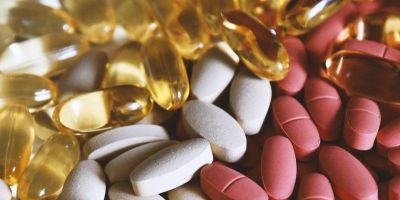 Práticas da indústria farmacêutica fizeram pacientes com câncer pagar quase 200% a mais em remédios no Brasil