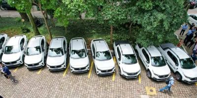 Governo do RS entrega 121 veículos da Operação Terra Forte e primeiras unidades do Cartão Cidadão a agricultores familiares