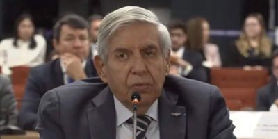 Moraes concede prisão domiciliar humanitária a Augusto Heleno