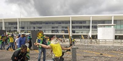 Indulto de Natal exclui condenados por atentado à democracia