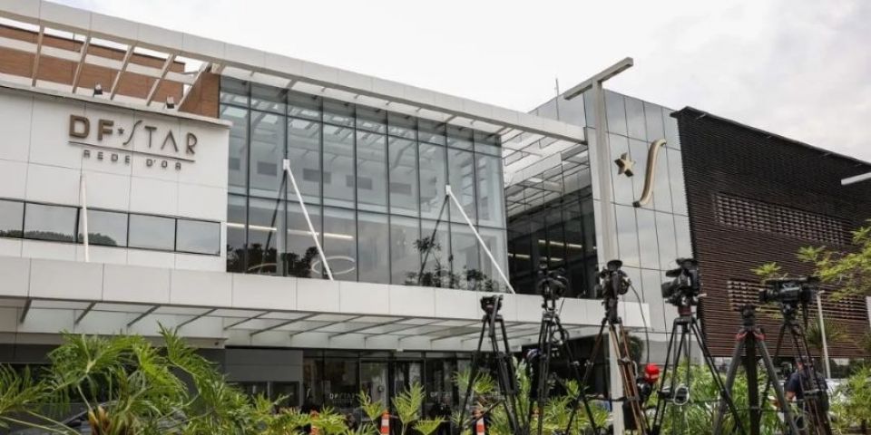 Bolsonaro apresenta crise de soluços e pressão alta após procedimento