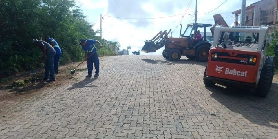 Limpeza é realizada em vias do Parque Colina em Camaquã