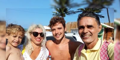 Jornalistas do Blog do Juares encontram cantor casado com Sasha Meneguel em praia de Alagoas