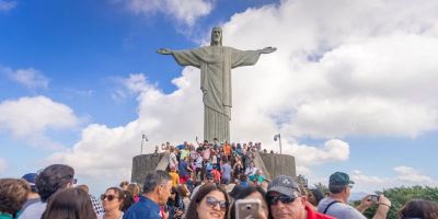 Dados mostram que Brasil recebeu quase 10 milhões de turistas estrangeiros em 2025