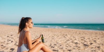 Verão: Excesso de sol pode causar danos à pele e acelerar o envelhecimento