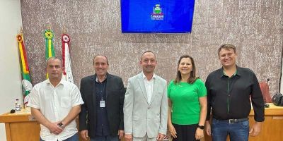 Câmara de Vereadores de Camaquã empossa nova Mesa Diretora para 2026