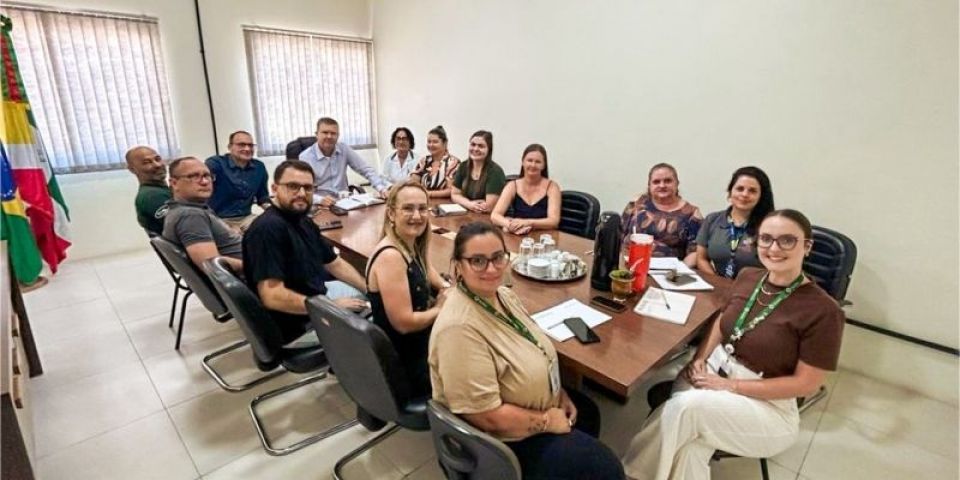 Reunião para alinhar planejamento da saúde é realizada em Cristal