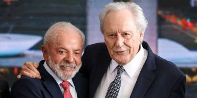 Lewandowski entrega carta de demissão do Ministério da Justiça a Lula