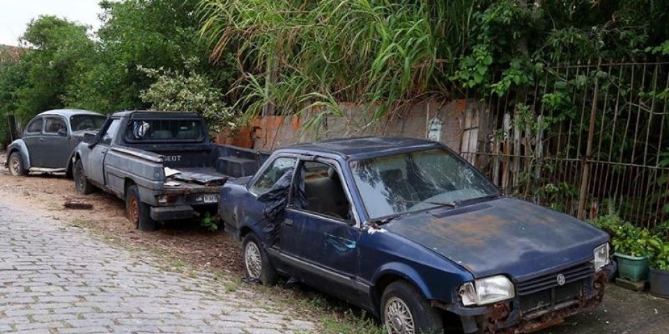Projeto em Tapes autoriza remoção e multa para veículos abandonados em vias públicas