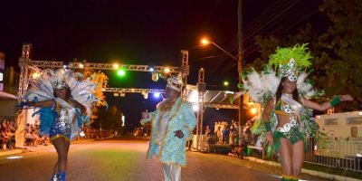 Carnaval de Rua de Camaquã leva brilho e alegria à avenida. Império Camaquense foi a campeã