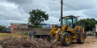Mutirão de limpeza é realizado no bairro Jardim do Forte, em Camaquã