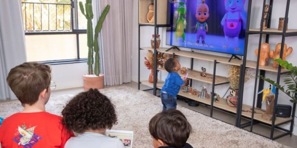 Nova faixa etária de classificação indicativa amplia proteção a crianças na primeira infância