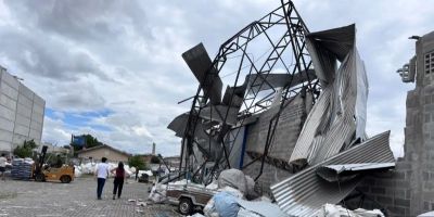 Cidade do Paraná é atingida por ventos fortes de até 180 km/h