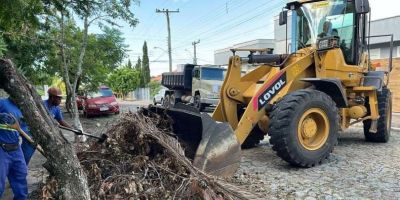 Serviço de limpeza urbana é realizado em diversos bairros de Camaquã