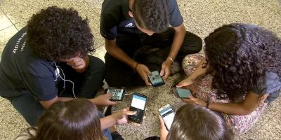 MEC fará pesquisa sobre impacto da restrição de celular nas escolas