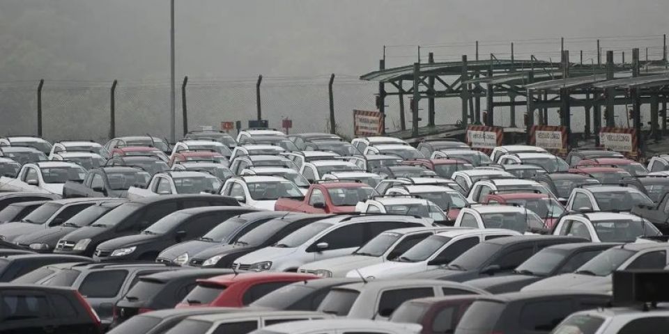 Vendas de automóveis e comerciais leves devem crescer 3% em 2026
