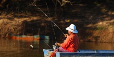 Carteirinha de pescador amador e esportivo garante pesca legal e responsável