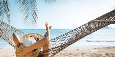 4 cuidados essenciais para proteger a pele no verão