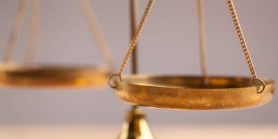 Homem é condenado a mais de 90 anos por crimes sexuais contra as próprias filhas