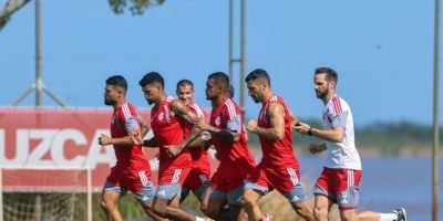 Com força máxima, Inter enfrenta o Inter-SM de olho no Gre-Nal