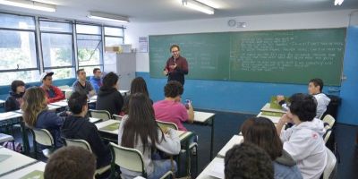 Piso do magistério tem reajuste de 5,4% e vai a R$ 5,1 mil em 2026