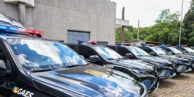 Governo do RS entrega 22 viaturas semiblindadas e 14 veículos de transporte para a Polícia Penal