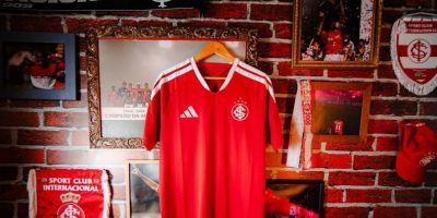 Inter lança novo uniforme para 2026 em homenagem aos 20 anos do título da Libertadores 2006