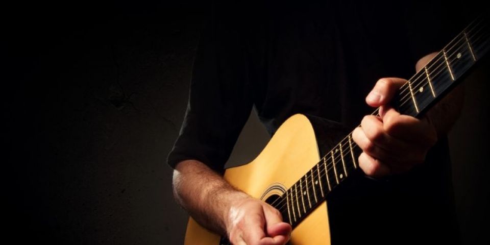 Inscrições para aulas gratuitas de violão são abertas em Dom Feliciano