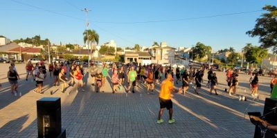 Com aulas de ginástica, Verão Ativo Camaquã movimenta o fim de tarde na Prainha