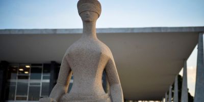 Projeto estende lei Maria da Penha a casais homoafetivos masculinos 