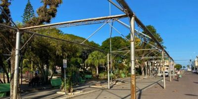 Montagem das estruturas de Carnaval começa a ser realizada em Tapes