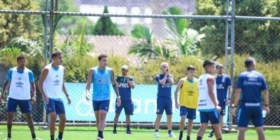 Apostando na boa fase de Carlos Vinícius, Grêmio enfrenta o São Paulo no Brasileirão