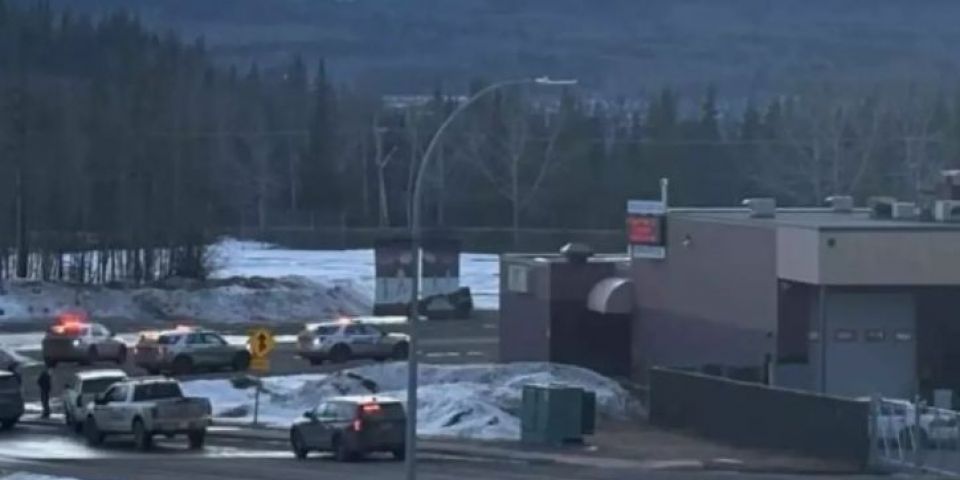 Ataque a tiros em escola no Canadá deixa 10 mortos