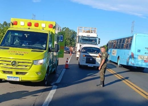 Colisão entre duas motos deixa motociclista ferido na BR-116 no Sul do RS