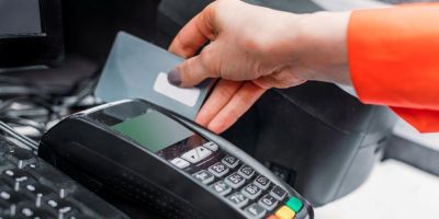 Vendas no comércio varejista fecham 2025 com alta de 1,6%