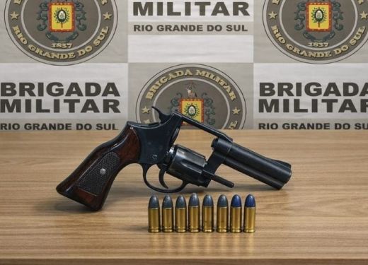 Homem é preso por portel ilegal de revólver e munições em Tapes