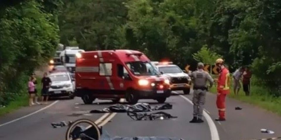 Motorista atropela e mata duas ciclistas e deixa outro gravemente ferido no RS