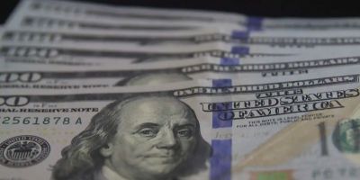Dólar fecha em R$ 5,16 e atinge menor valor em 20 meses