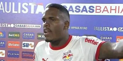 Bragantino multa zagueiro por fala machista contra árbitra