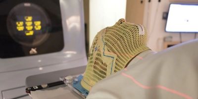 Aumento de 11% nos casos de câncer reforça alerta sobre radioterapia sustentável no SUS