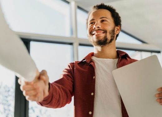 Ano novo, emprego novo: 5 dicas para buscar recolocação profissional logo no início de 2026