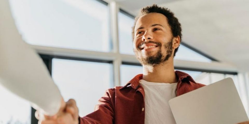 Ano novo, emprego novo: 5 dicas para buscar recolocação profissional logo no início de 2026