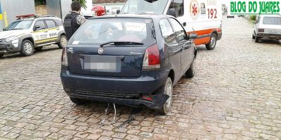 Acidente entre carro e moto na Júlio deixa motociclista ferida em Camaquã