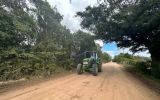 Serviços de roçada e limpeza da vegetação são realizados na Estrada do Motel, no interior de Camaquã