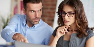 Carro com placa de leilão: quais cuidados fazer antes de comprar e regularizar