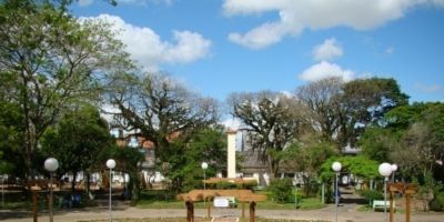 Vereador pede reforço no policiamento em praças e pontos de ônibus de Camaquã