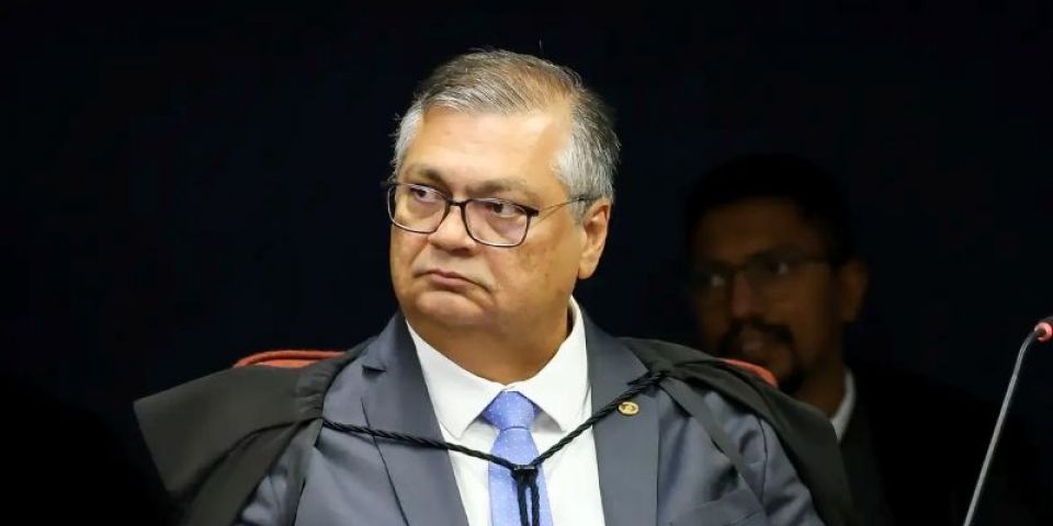 Dino proíbe saques em espécie de emendas parlamentares