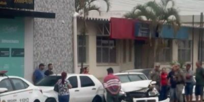 Colisão entre quatro carros causa lentidão no trânsito em Camaquã